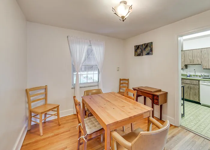 4 Mi To Downtown Pittsburgh: Family W/ Patio Holiday home