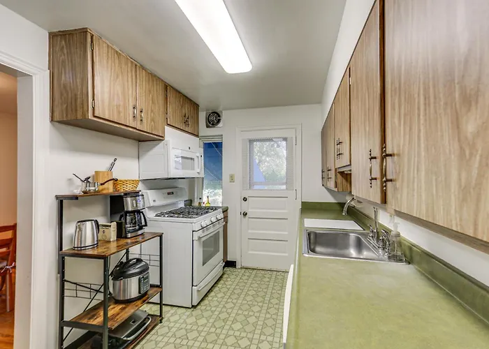 4 Mi To Downtown Pittsburgh: Family W/ Patio * Pittsburgh