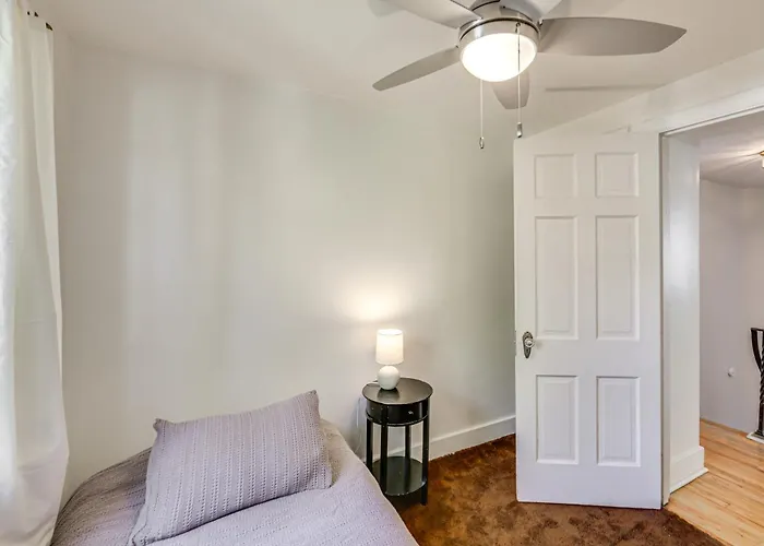 4 Mi To Downtown Pittsburgh: Family W/ Patio Holiday home