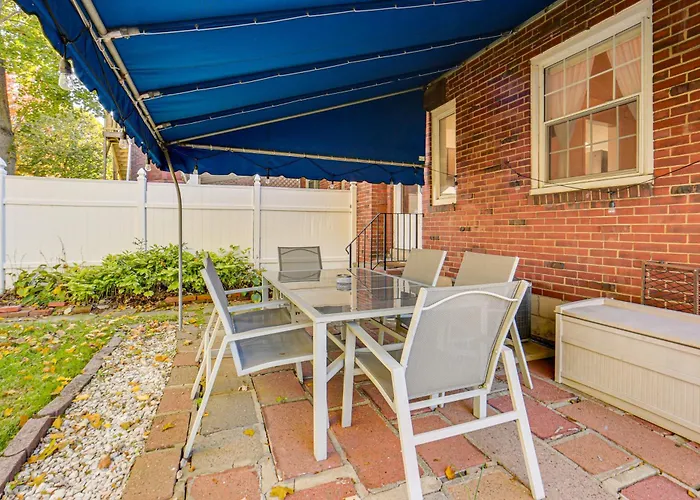 4 Mi To Downtown Pittsburgh: Family W/ Patio Holiday home *